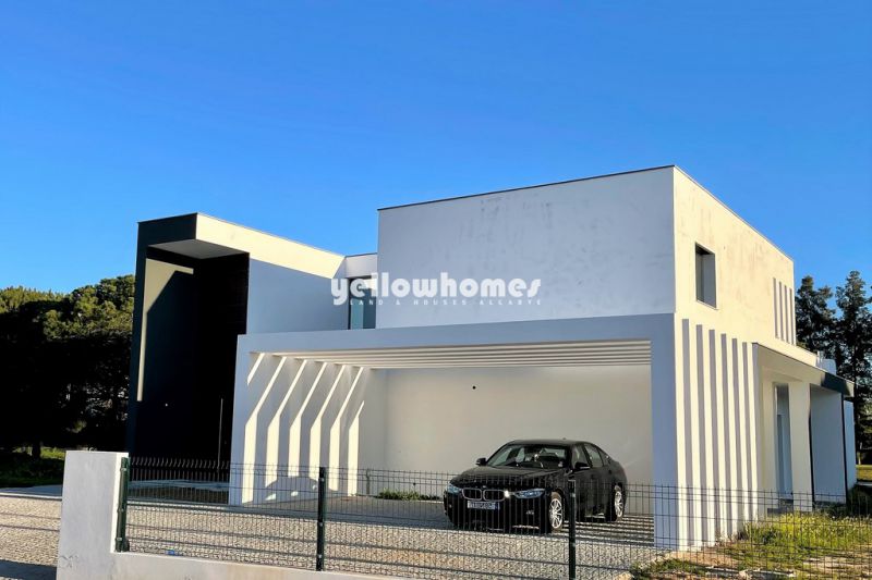 Unique contemporary villa under construction frontline golf in Vila Sol 